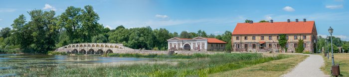 Manor%20in%20Summer%20Calm